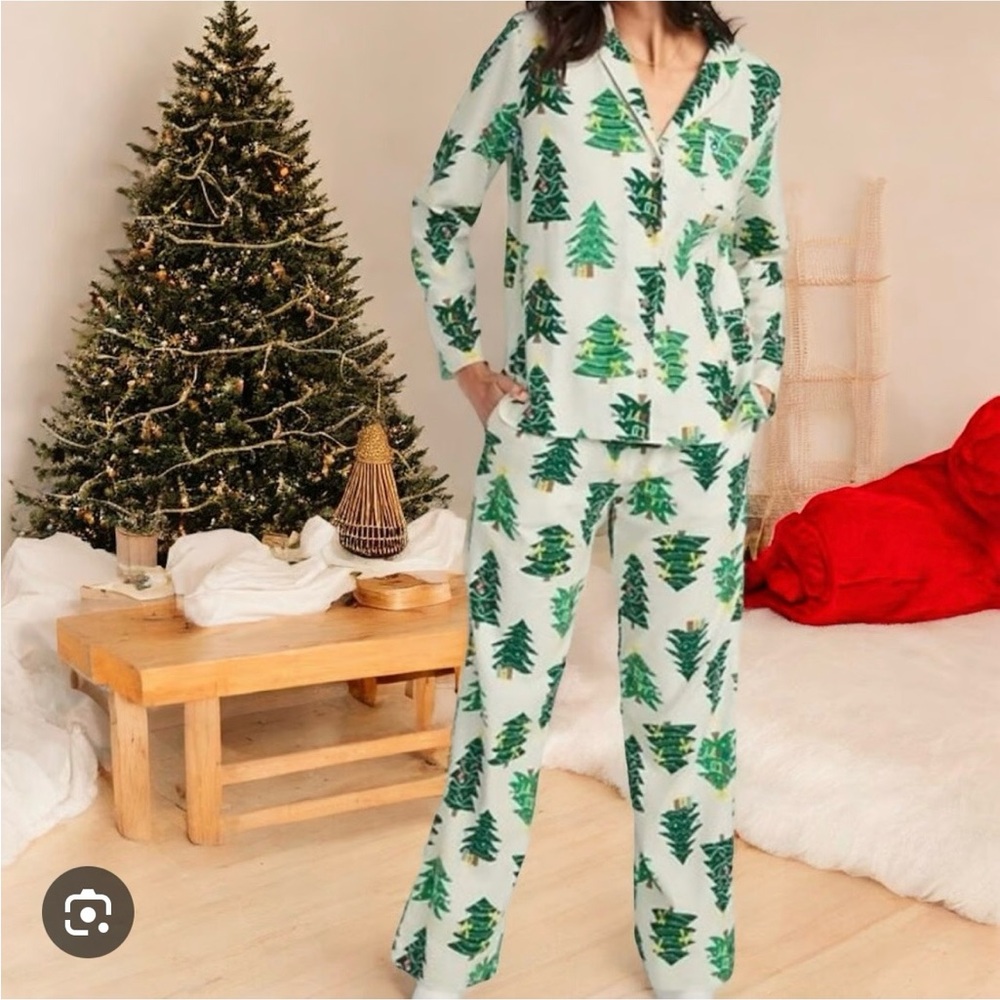 Old Navy printed flannel pajama O Christmas Tree